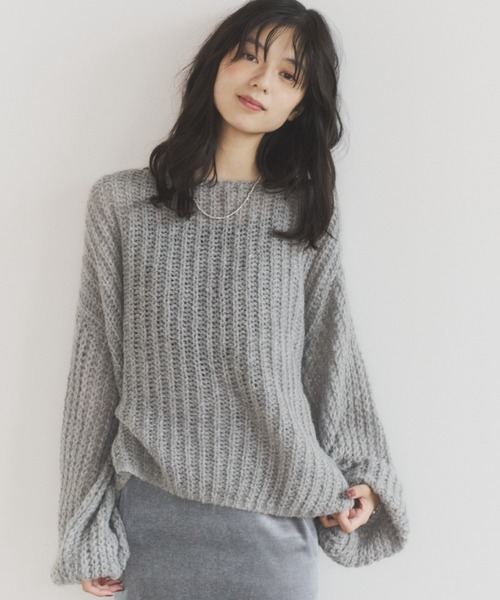 ELNEsoi(エルネソワ)の「モヘアライクオーバーニット(ニット/セーター・レディース・ピンク/グレー/ライトパープル・FREE)」の2枚目の写真