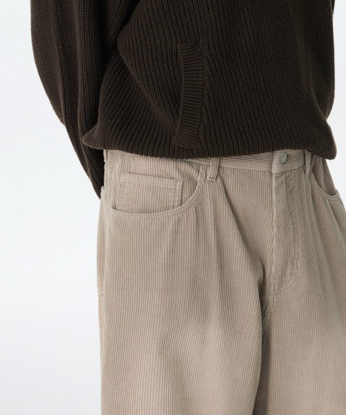MUSINSA STANDARD（ムシンサスタンダード）の「ビッグブラシワイドコーデュロイパンツ[ライトベージュ]（その他パンツ・メンズ・その他・36/34/32/30/31/33/26/27/28/29）」の4枚目の写真