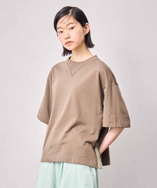 sneeuw(スニュウ)の「スリットスウェットTシャツ(Tシャツ/カットソー・レディース・ブラック/ブラウン/クリーム・1/3)」の3枚目の写真
