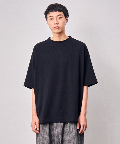 sneeuw(スニュウ)の「スリットスウェットTシャツ(Tシャツ/カットソー・レディース・ブラック/ブラウン/クリーム・1/3)」の2枚目の写真