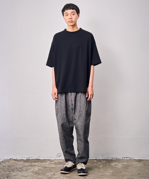 sneeuw(スニュウ)の「スリットスウェットTシャツ(Tシャツ/カットソー・レディース・ブラック/ブラウン/クリーム・1/3)」の6枚目の写真