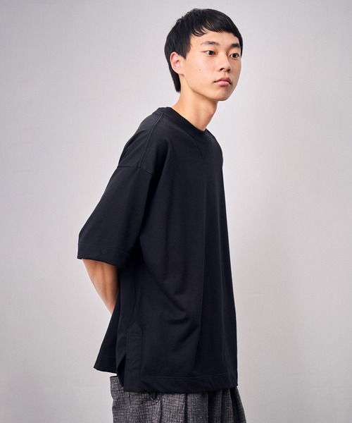 sneeuw(スニュウ)の「スリットスウェットTシャツ(Tシャツ/カットソー・レディース・ブラック/ブラウン/クリーム・1/3)」の8枚目の写真