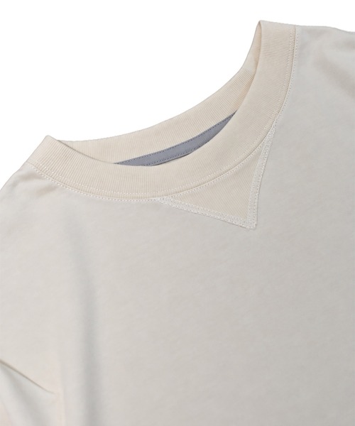 sneeuw(スニュウ)の「スリットスウェットTシャツ(Tシャツ/カットソー・レディース・ブラック/ブラウン/クリーム・1/3)」の15枚目の写真