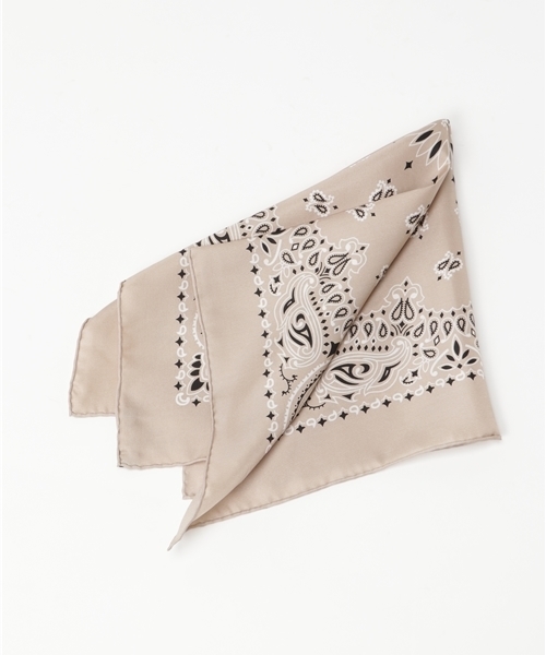 SHIPS（シップス）の「MANIPURI:バンダナプリントスカーフⅡ（バンダナ/スカーフ・レディース・ピンク系その他/イエロー/ネイビー/ブラウン/レッド/オフホワイト/ベージュ系その他・ONE SIZE）」の4枚目の写真