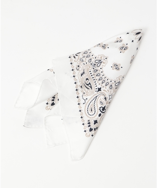 SHIPS（シップス）の「MANIPURI:バンダナプリントスカーフⅡ（バンダナ/スカーフ・レディース・ピンク系その他/イエロー/ネイビー/ブラウン/レッド/オフホワイト/ベージュ系その他・ONE SIZE）」の2枚目の写真