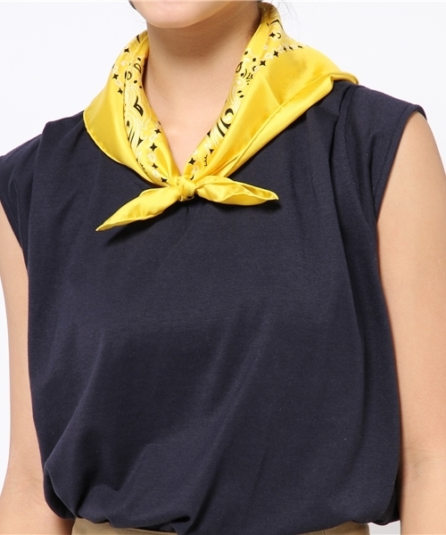 SHIPS（シップス）の「MANIPURI:バンダナプリントスカーフⅡ（バンダナ/スカーフ・レディース・ピンク系その他/イエロー/ネイビー/ブラウン/レッド/オフホワイト/ベージュ系その他・ONE SIZE）」の11枚目の写真