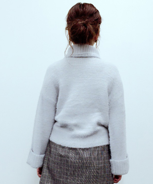 archives(アルシーヴ)の「タートルネック プルオーバー(ニット/セーター・レディース・ピンク/オフホワイト/グレー/ブルー・MEDIUM)」の10枚目の写真