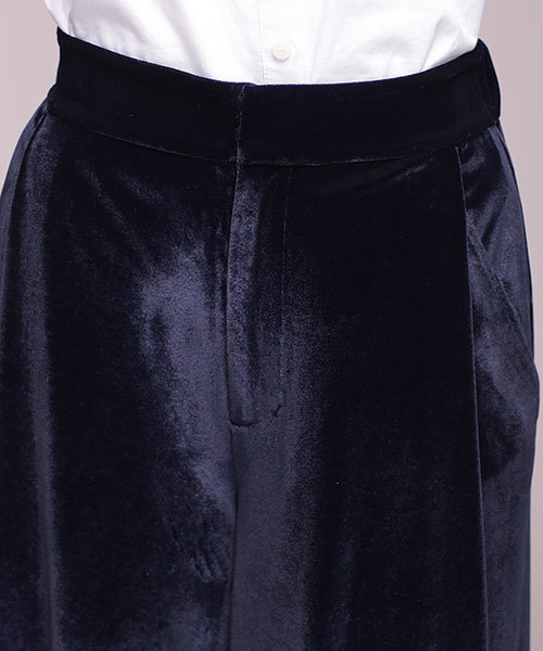 NANO universe（ナノユニバース）の「【リンネル 1月号掲載】【HERS 12月号掲載】ハイウエストベロアタックパンツ（その他パンツ・レディース・ネイビー/グリーン/ブラウン・FREE）」の5枚目の写真