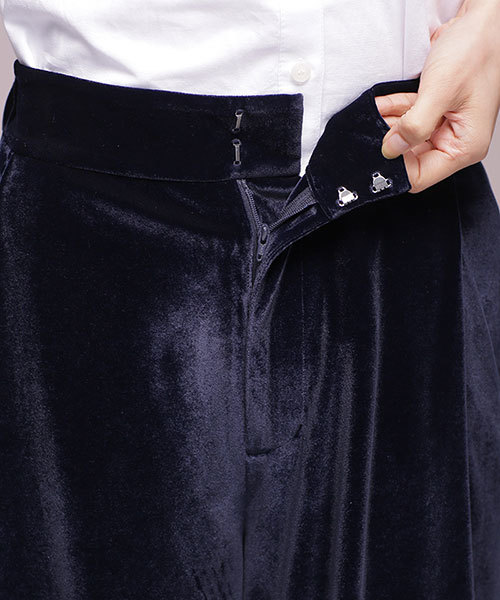 NANO universe（ナノユニバース）の「【リンネル 1月号掲載】【HERS 12月号掲載】ハイウエストベロアタックパンツ（その他パンツ・レディース・ネイビー/グリーン/ブラウン・FREE）」の4枚目の写真