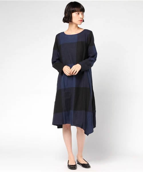 LBC（エルビーシー）の「イレギュラーヘムビッグチェックワンピース  （ワンピース・レディース・ブルー/ブラウン・MEDIUM）」の2枚目の写真