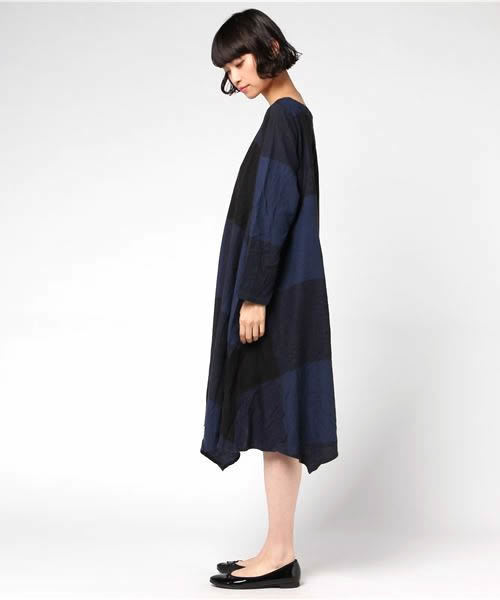 LBC（エルビーシー）の「イレギュラーヘムビッグチェックワンピース  （ワンピース・レディース・ブルー/ブラウン・MEDIUM）」の4枚目の写真