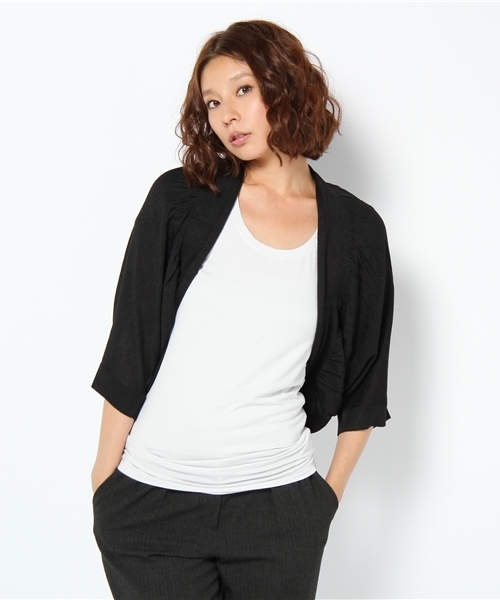 DKNY WOMEN(ディーケーエヌワイウィメン)の「シャイニーシルク ボレロカーディガン(カーディガン/ボレロ・レディース・ベージュ系/ターコイズブルー系/レッド系/ライラック系/パープル系/ブラック系/ホワイト系1・SMALL)」の1枚目の写真