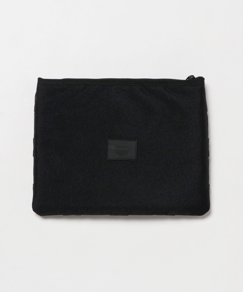 CARRYNEST（キャリーネスト）の「【CARRYNEST】TABLET NEST GENUINE LEATHER（クラッチバッグ・メンズ・ブラック・FREE）」の2枚目の写真