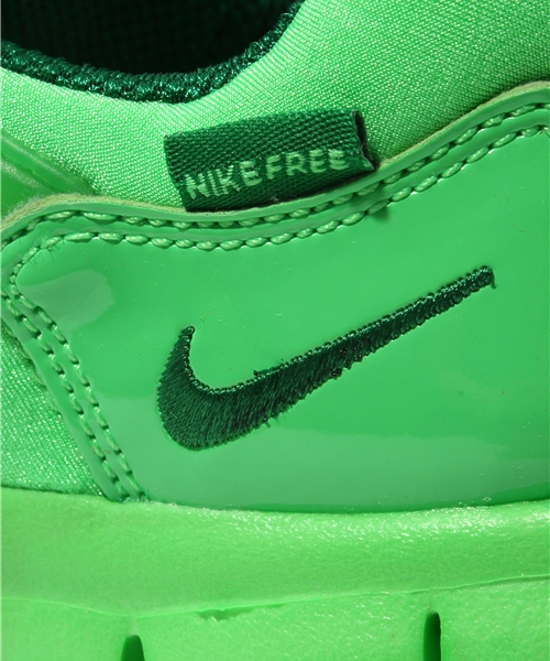 NIKE(ナイキ)の「2013 ベビー ナイキ ダイナモフリー TD(スニーカー・キッズ・ピンク/イエロー/グリーン/ブルー・12cm/13cm/14cm/15cm/16cm)」の11枚目の写真