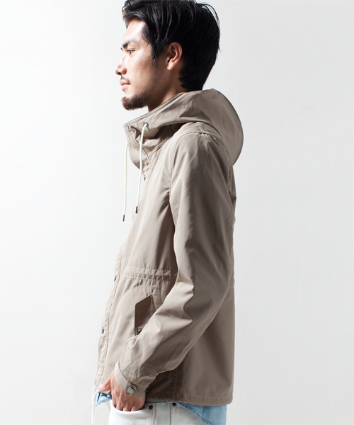 NANO universe（ナノユニバース）の「ナイロン撥水マリンパーカ（マウンテンパーカー・メンズ・ブラック/ベージュ/グリーン/ブルー/ネイビー/レンガ・MEDIUM/LARGE）」の8枚目の写真