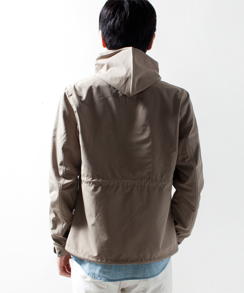 NANO universe（ナノユニバース）の「ナイロン撥水マリンパーカ（マウンテンパーカー・メンズ・ブラック/ベージュ/グリーン/ブルー/ネイビー/レンガ・MEDIUM/LARGE）」の9枚目の写真