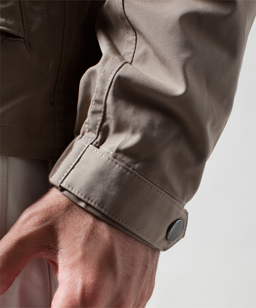 NANO universe（ナノユニバース）の「ナイロン撥水マリンパーカ（マウンテンパーカー・メンズ・ブラック/ベージュ/グリーン/ブルー/ネイビー/レンガ・MEDIUM/LARGE）」の12枚目の写真