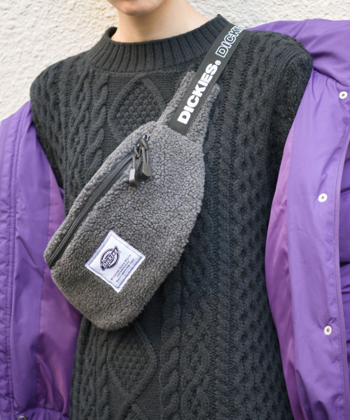 PAGEBOY（ページボーイ）の「Dickiesボアボディバッグ（ショルダーバッグ・レディース・チャコールグレー/ベージュ・FREE）」の20枚目の写真