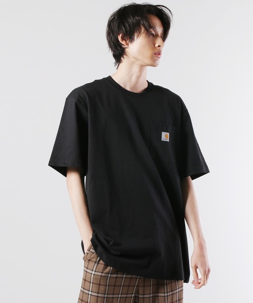 Carhartt（カーハート）の「Carhartt カーハート/ビッグサイズ 半袖 ポケットTシャツ ワンポイントロゴ カットソー（Tシャツ/カットソー・メンズ・ボルドー/ヘザーグレー/グレー系その他/ヘザーチャコール/ダークブラウン/ホワイト/ベージュ系その他/グリーン系その他/ブルー系その他/ネイビー/ブラック/ブラウン系その他・L/2XL/XL/M）」の2枚目の写真