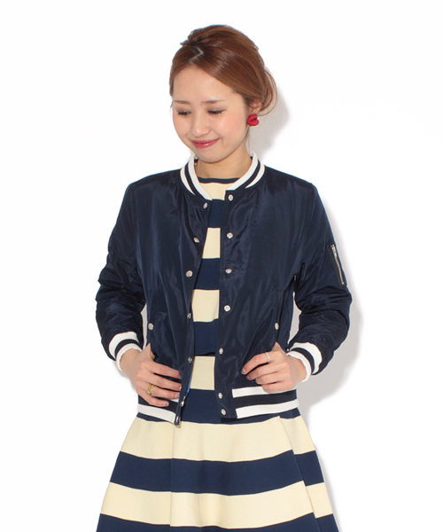 Ray BEAMS（レイビームス）の「○Ray BEAMS / ラインリブ スタジャン（ブルゾン・レディース・オリーブ/ネイビー・1/0）」の2枚目の写真