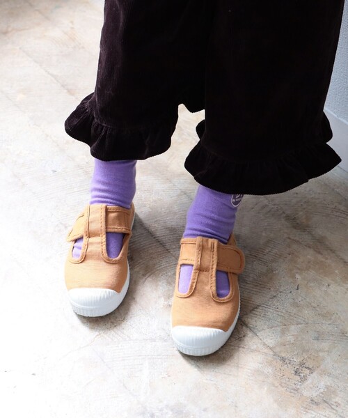 Cienta(シエンタ)の「Cienta / T STRAP (14~18cm)(スニーカー・キッズ・ブラック/ピンク/ブラウン系その他2/ブラウン/グレー/オリーブ/ベージュ/ケリーグリーン/イエロー系その他5・15 /13/14/16/17/18)」の8枚目の写真