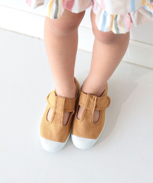 Cienta(シエンタ)の「Cienta / T STRAP (14~18cm)(スニーカー・キッズ・ブラック/ピンク/ブラウン系その他2/ブラウン/グレー/オリーブ/ベージュ/ケリーグリーン/イエロー系その他5・15 /13/14/16/17/18)」の11枚目の写真