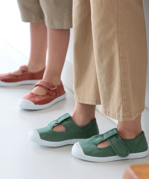 Cienta(シエンタ)の「Cienta / T STRAP (14~18cm)(スニーカー・キッズ・ブラック/ピンク/ブラウン系その他2/ブラウン/グレー/オリーブ/ベージュ/ケリーグリーン/イエロー系その他5・15 /13/14/16/17/18)」の16枚目の写真