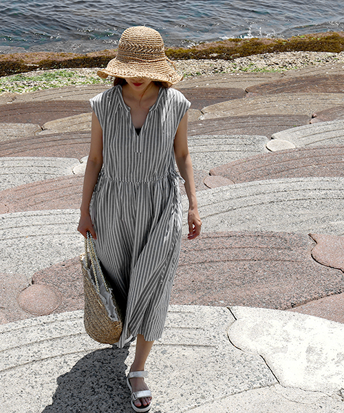 n'ee-ne（ネーネ）の「ストライプワンピース（ワンピース・レディース・ブラック/ネイビー・M/L/LL）」の10枚目の写真