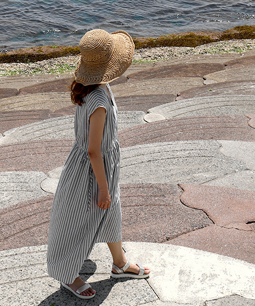 n'ee-ne（ネーネ）の「ストライプワンピース（ワンピース・レディース・ブラック/ネイビー・M/L/LL）」の5枚目の写真