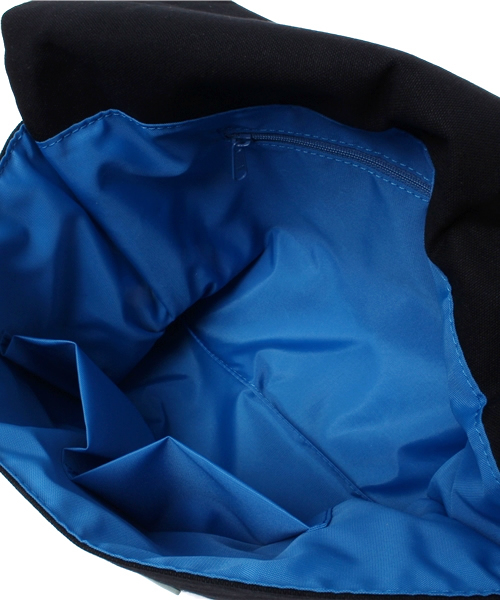 WHO'S WHO gallery(フーズフーギャラリー)の「【ziple】パラフィンクラッチ(クラッチバッグ・メンズ・ブラック/グレー・MEDIUM)」の7枚目の写真