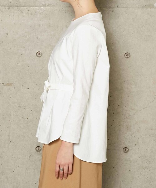 Liesse（リエス）の「ウエストベルトプルオーバー（シャツ/ブラウス・レディース・オフホワイト/キャメル/クリーム・FREE）」の5枚目の写真