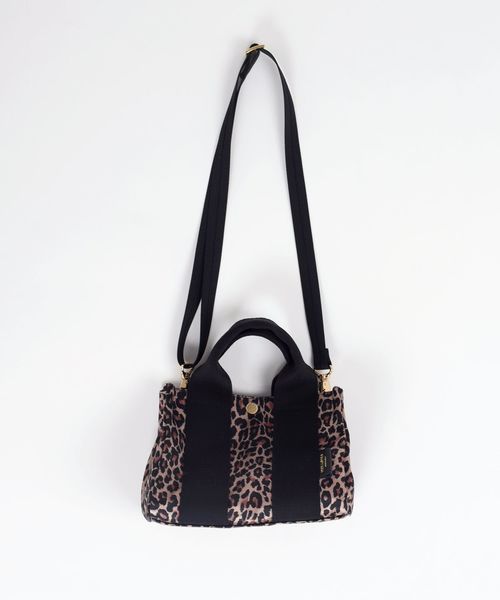 SHIPS（シップス）の「VIOLAd’ORO:GINO 2WAYナイロントート（S）◇（トートバッグ・レディース・ベージュ/ネイビー/ブラウン・ONE SIZE）」の14枚目の写真