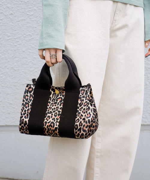 SHIPS（シップス）の「VIOLAd’ORO:GINO 2WAYナイロントート（S）◇（トートバッグ・レディース・ベージュ/ネイビー/ブラウン・ONE SIZE）」の16枚目の写真