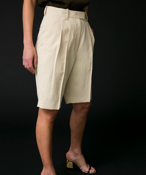 MAISON SPECIAL（メゾンスペシャル）の「◎Oggi＆CanCaｍ6月号、GISEle 6.7月号掲載掲載：2タックトラウザーショーツ【MAISON SPECIAL/メゾンスペシャル】■セットアップ対応■（その他パンツ・レディース・ベージュ/オレンジ/イエロー・36/38）」の3枚目の写真