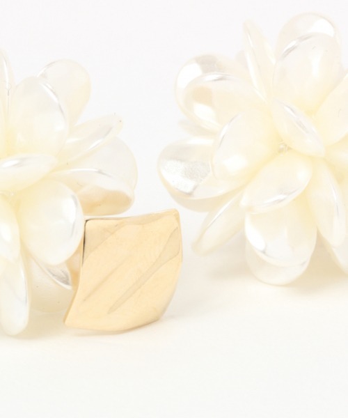 Heather（ヘザー）の「フラワーパールピアス　873676（ピアス（両耳用）・レディース・ホワイト系その他・ONE SIZE）」の3枚目の写真