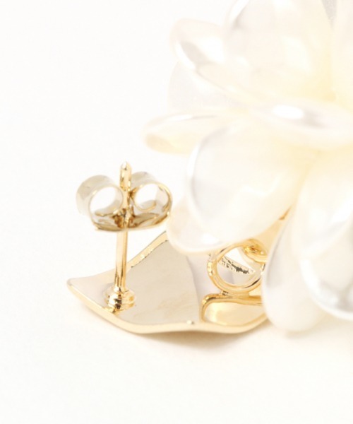 Heather（ヘザー）の「フラワーパールピアス　873676（ピアス（両耳用）・レディース・ホワイト系その他・ONE SIZE）」の2枚目の写真