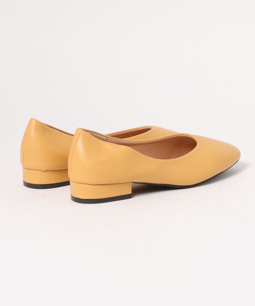 STYLEBLOCK(スタイルブロック)の「Vカットスクエアトゥローヒールパンプス(パンプス・レディース・ブラック/ベージュ/イエロー・40/38/39/35/36/37)」の4枚目の写真