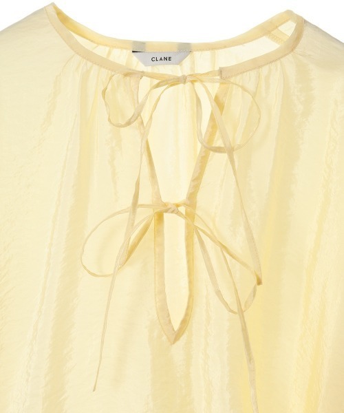 CLANE（クラネ）の「GLOSS WASHER RIBBON TOPS（シャツ/ブラウス・レディース・ベージュ/ネイビー/イエロー・2/1）」の14枚目の写真