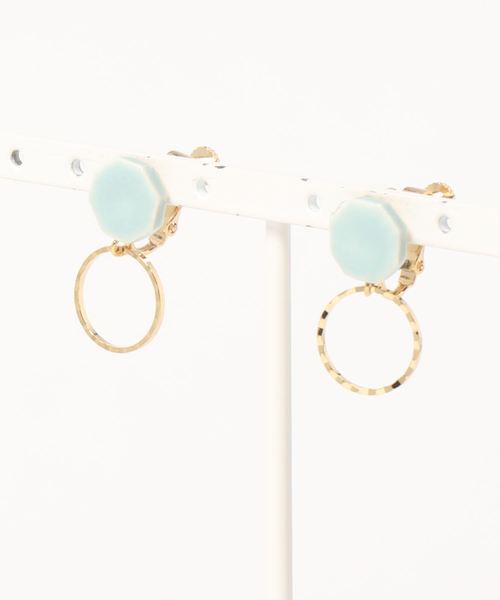 tone(トーン)の「【IRODORI】八角とgold ringの陶イヤリング(水色)(イヤリング・レディース・ライトブルー・FREE)」の1枚目の写真
