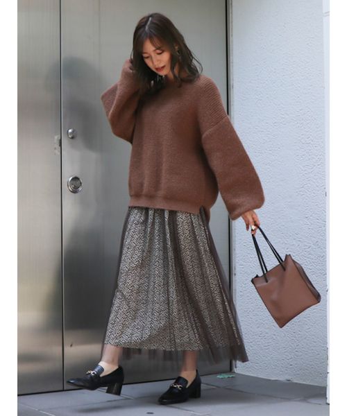 dazzlin(ダズリン)の「クルーシンプルラメニットトップス(ニット/セーター・レディース・オフホワイト/グレー/その他1/ブラウン・FREE)」の15枚目の写真