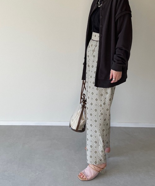 y/m by misato（イムバイミサト）の「コモン柄パイピングストレートパンツ（その他パンツ・レディース・ベージュ/グレー/グリーン・FREE）」の17枚目の写真