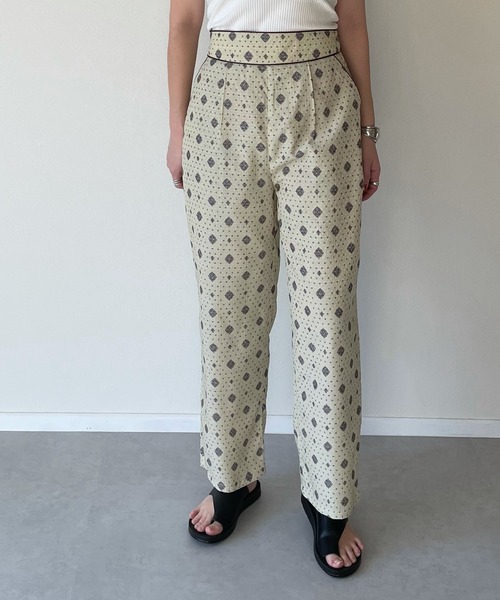 y/m by misato（イムバイミサト）の「コモン柄パイピングストレートパンツ（その他パンツ・レディース・ベージュ/グレー/グリーン・FREE）」の19枚目の写真