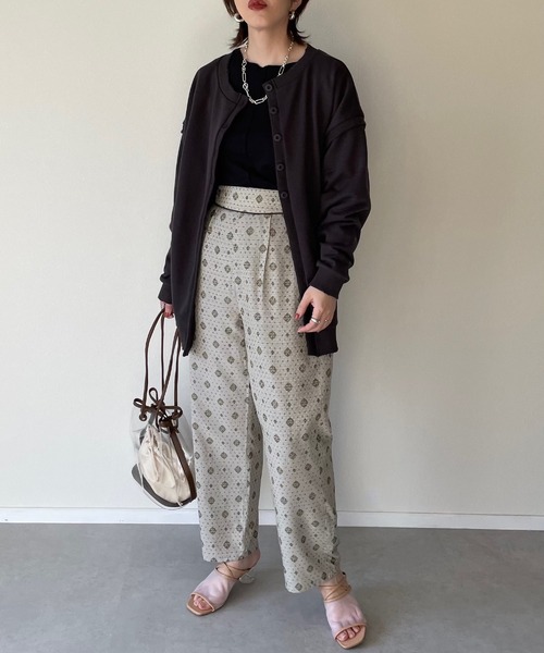 y/m by misato（イムバイミサト）の「コモン柄パイピングストレートパンツ（その他パンツ・レディース・ベージュ/グレー/グリーン・FREE）」の12枚目の写真