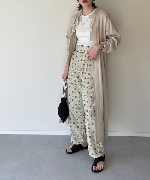 y/m by misato（イムバイミサト）の「コモン柄パイピングストレートパンツ（その他パンツ・レディース・ベージュ/グレー/グリーン・FREE）」の13枚目の写真