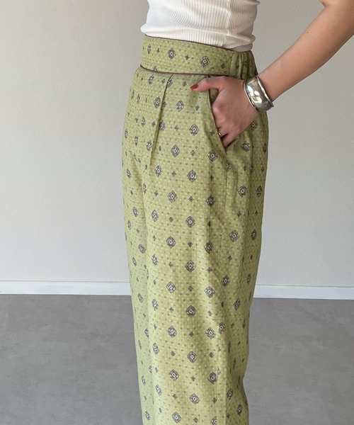 y/m by misato（イムバイミサト）の「コモン柄パイピングストレートパンツ（その他パンツ・レディース・ベージュ/グレー/グリーン・FREE）」の15枚目の写真