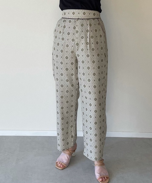 y/m by misato（イムバイミサト）の「コモン柄パイピングストレートパンツ（その他パンツ・レディース・ベージュ/グレー/グリーン・FREE）」の20枚目の写真