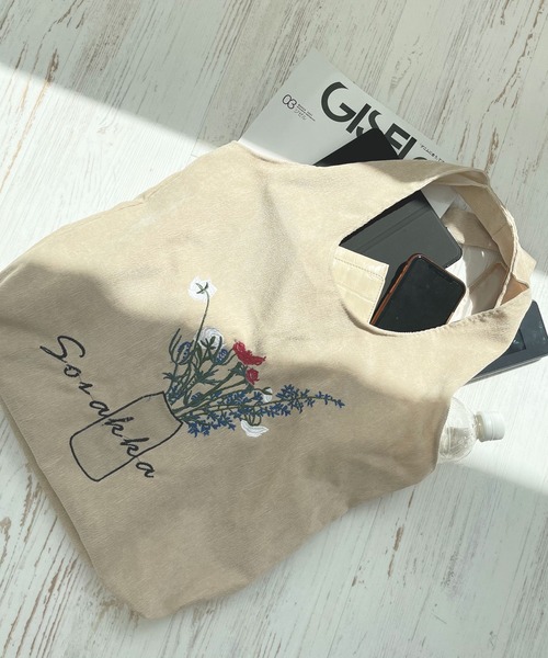 PairPair（ペアペア）の「フラワー刺繍マルシェバッグ（トートバッグ・レディース・ベージュ・FREE）」の3枚目の写真