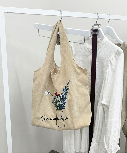 PairPair（ペアペア）の「フラワー刺繍マルシェバッグ（トートバッグ・レディース・ベージュ・FREE）」の4枚目の写真