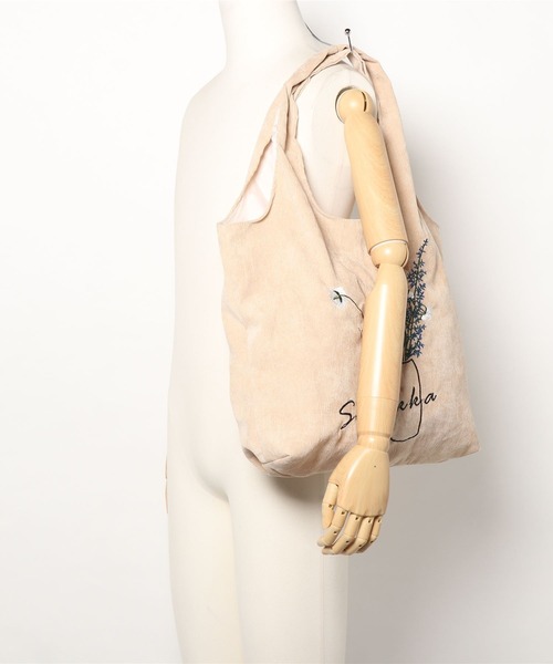 PairPair（ペアペア）の「フラワー刺繍マルシェバッグ（トートバッグ・レディース・ベージュ・FREE）」の5枚目の写真