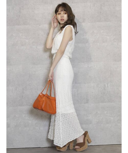 dazzlin（ダズリン）の「シアークロシェブラウジングワンピース（ワンピース・レディース・オフホワイト/ブルー/ベージュ・FREE）」の2枚目の写真